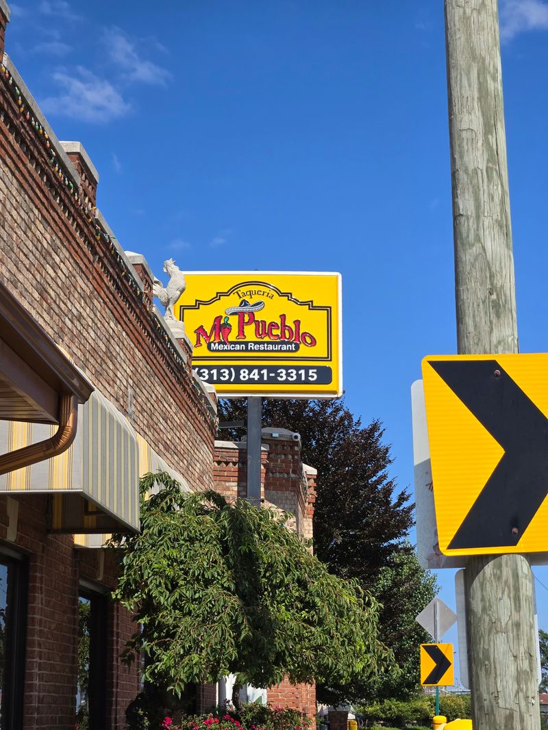 Regulars Swear the Green Sauce Deserves Its Own Fan Club