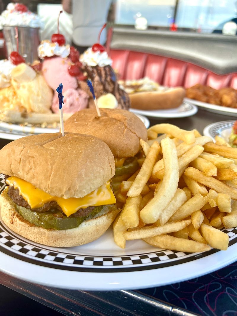 Mega Classic Diner – Flint