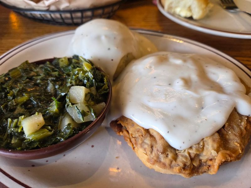 The Comfort Plates That Match The Old-School Mood