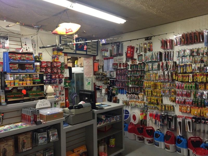 The Convenience Store That Hides A Serious Pizzeria