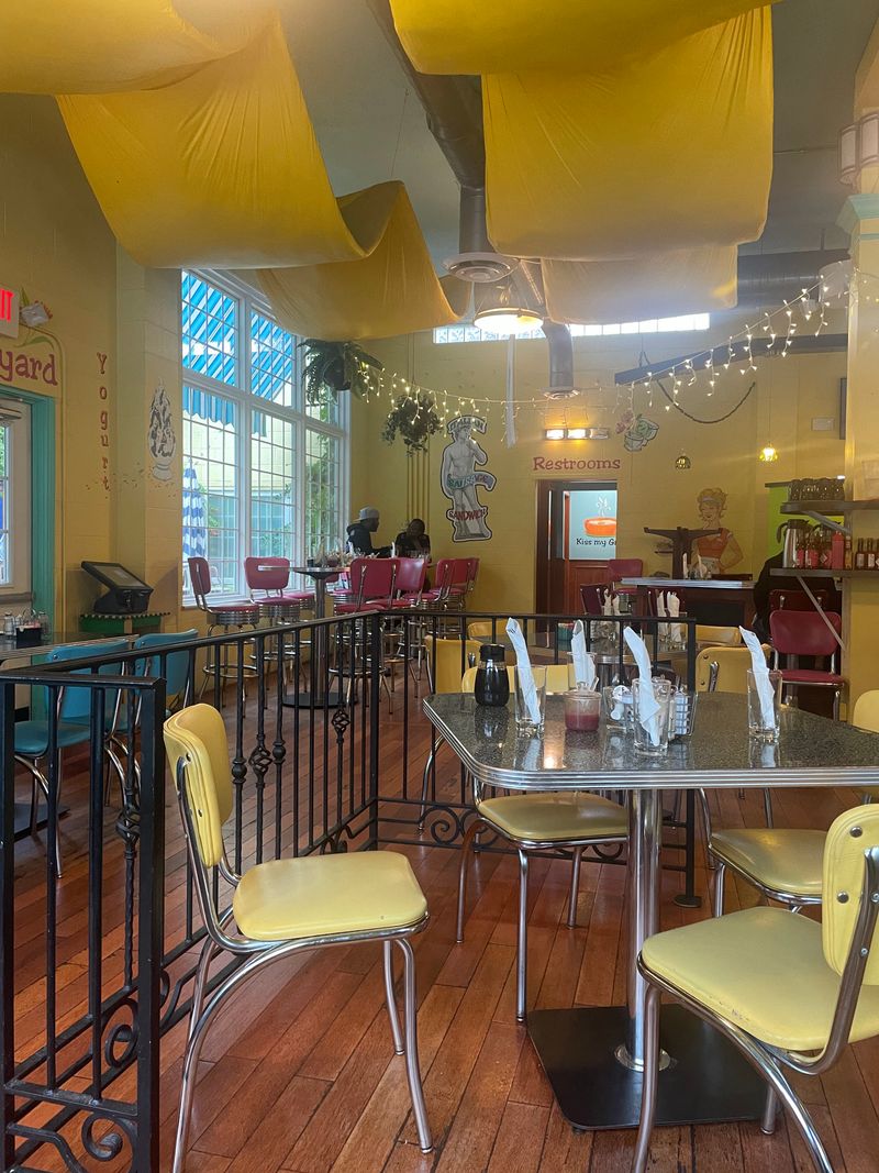 Authentic 1950s Diner Atmosphere