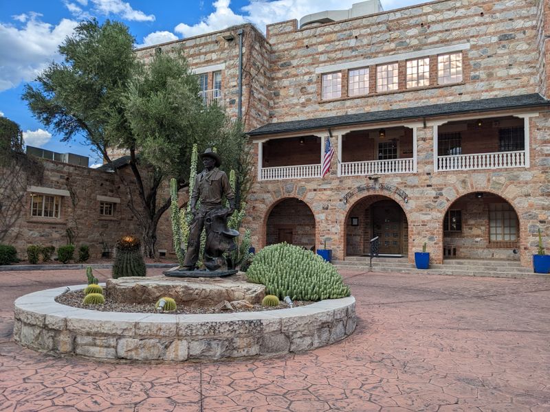 Mountain Oyster Club, Tucson