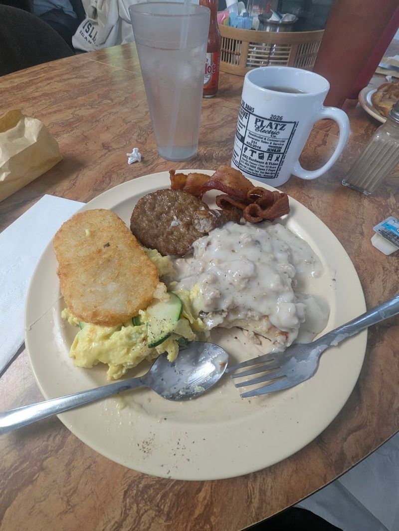 The Country Fried Steak Seems Built For Classic Diner Loyalists The Country Fried Steak Seems Built For Classic Diner Loyalists