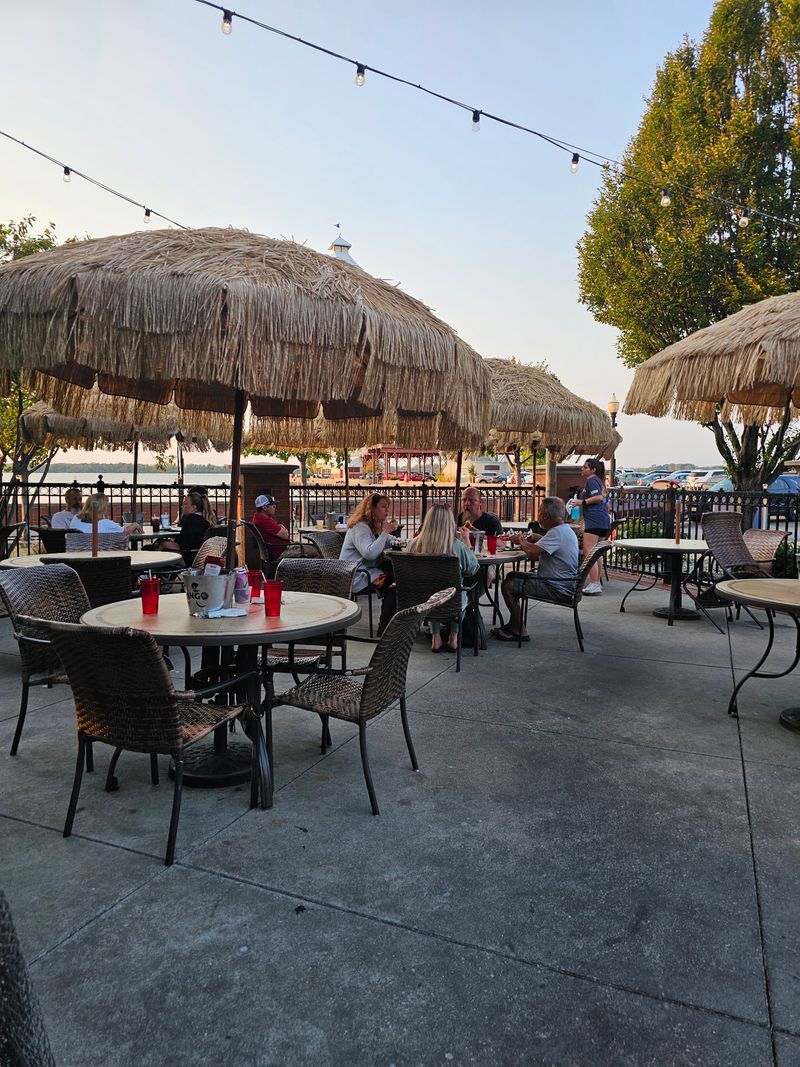 The Cove Bay-Side Restaurant & Tavern Keeps It Breezy The Cove Bay-Side Restaurant & Tavern Keeps It Breezy