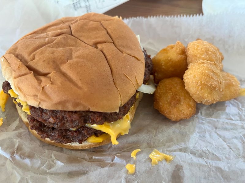 Hebron Dari Bar – Hebron