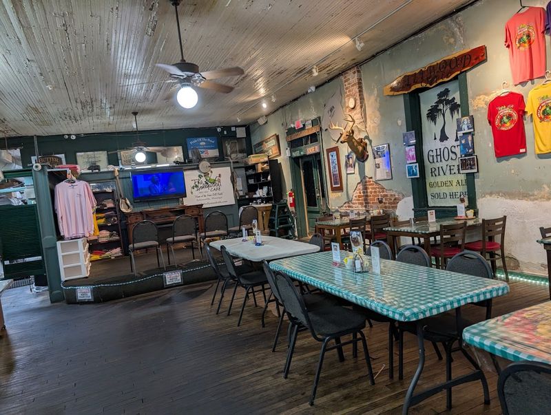 A Spot That Made The Mississippi Official Travel Guide