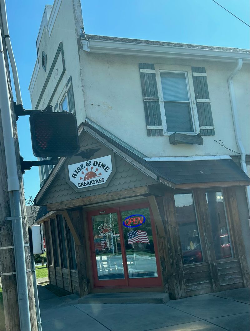 Rise & Dine Breakfast