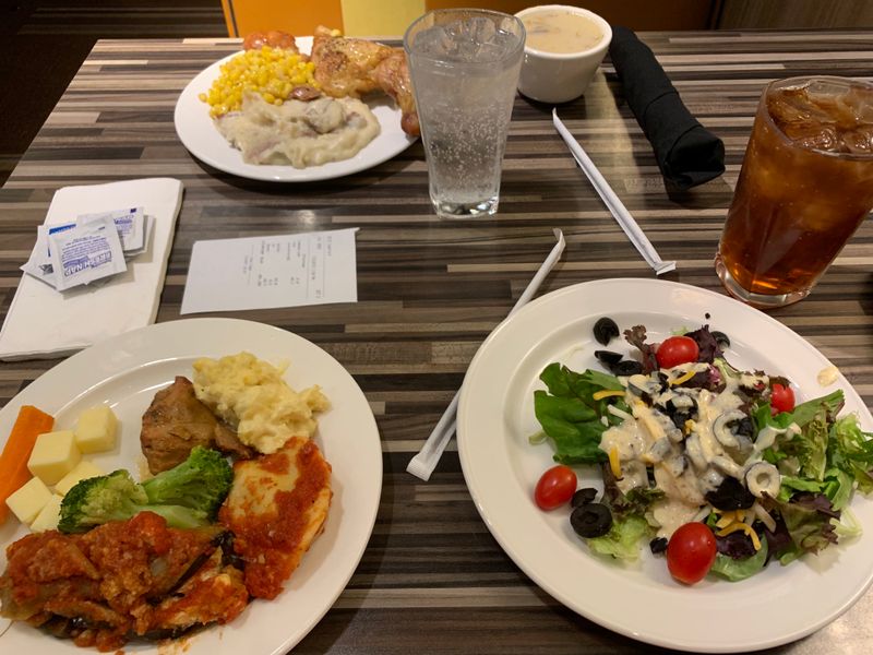 Ratings Reflect A Solid Casual Dining Experience