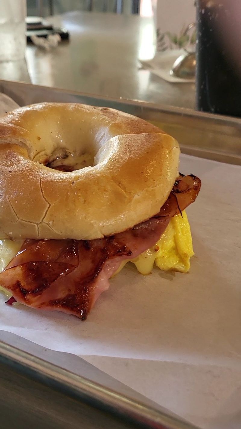 The Devine Cinnamon Roll Deli, Columbia