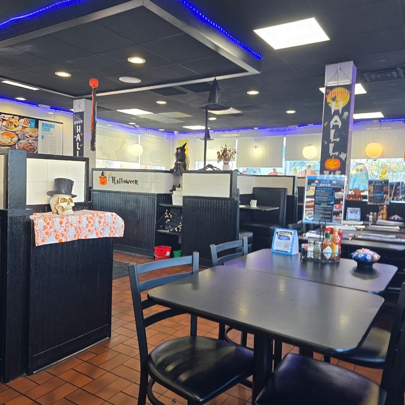 The Diner Atmosphere That Feels Like A Warm Hug