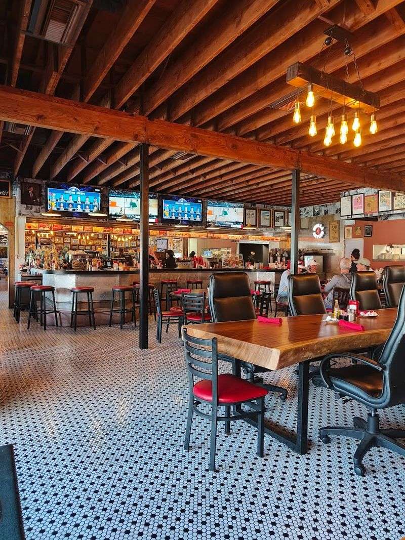The Diner Attracts A Colorful And Diverse Crowd At All Hours