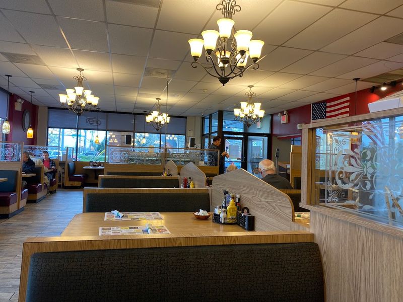 The Diner Handles Large Groups Without Breaking A Sweat