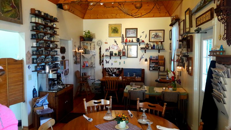 Amboy Cottage Cafe In Amboy