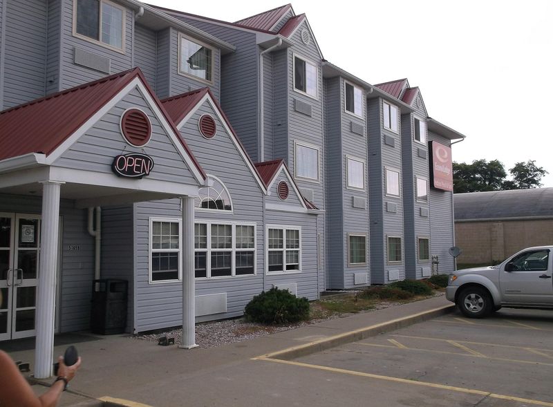 Rocket Inn – St. Clairsville, OH