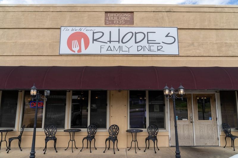Rhodes Family Diner – Medina