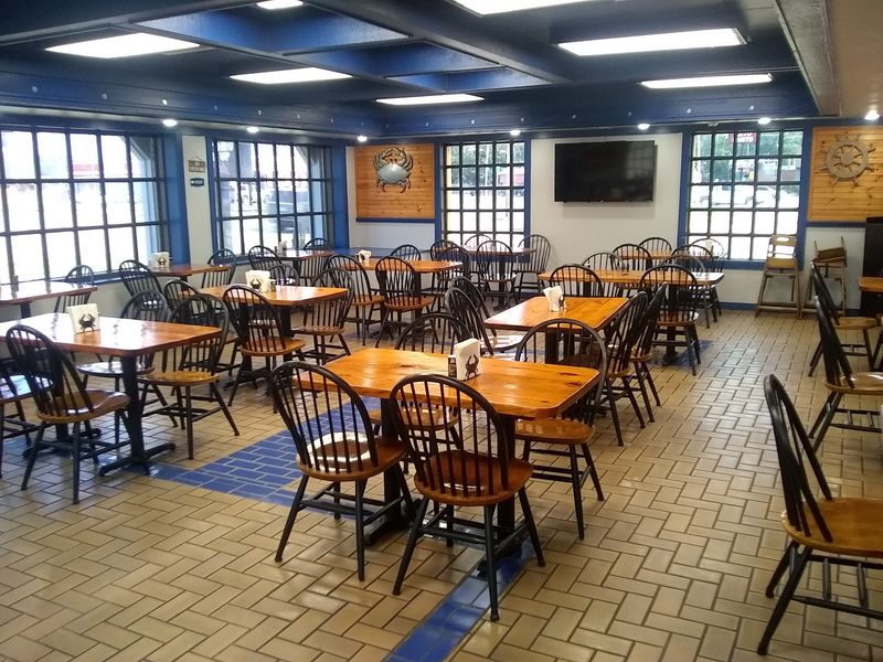 The Dining Room Feels Easygoing The Dining Room Feels Easygoing