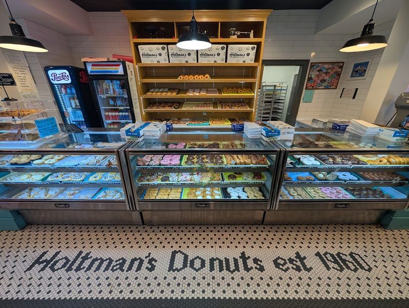Holtman's Donut Shop, Loveland