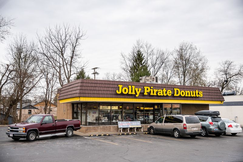 Jolly Pirate Donuts – Newark