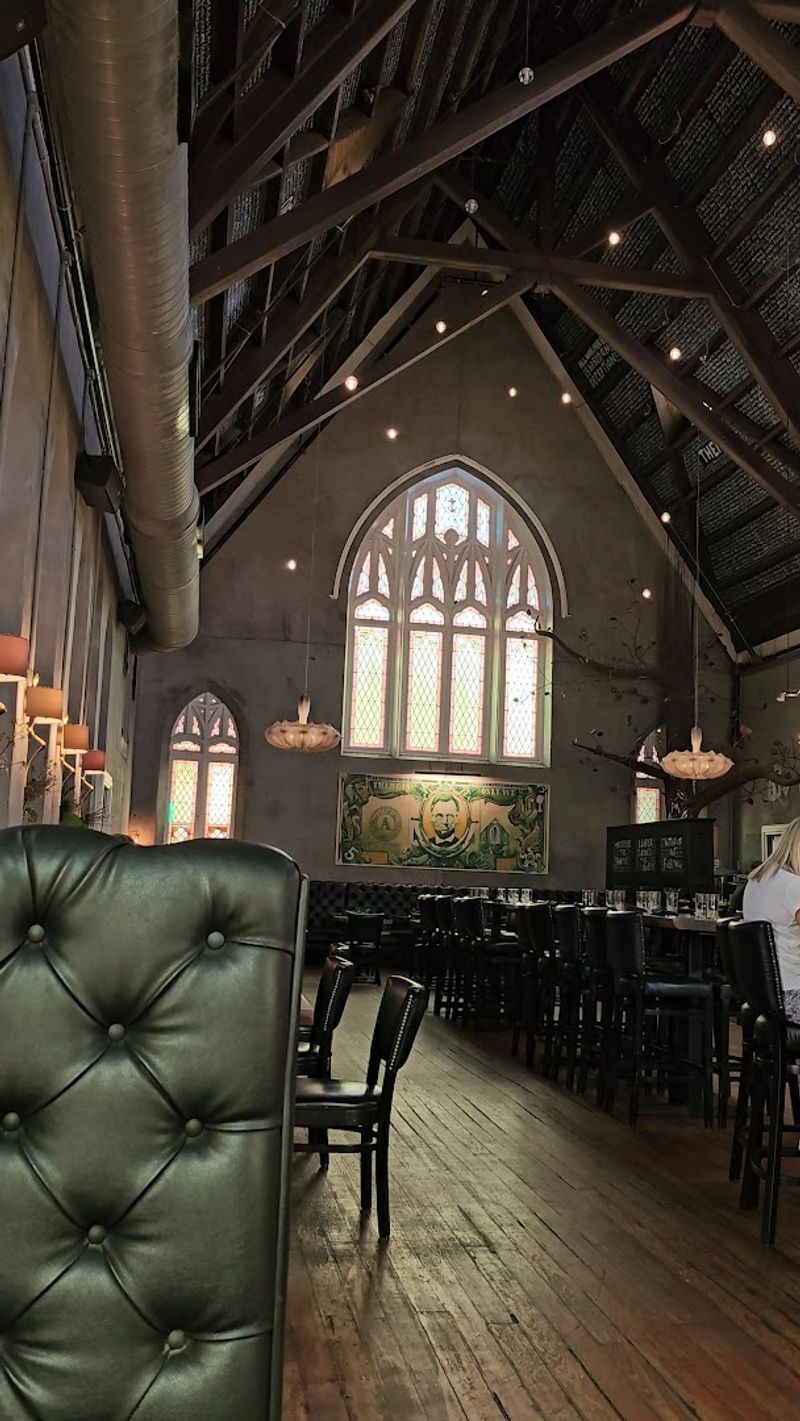 The Dramatic Decor And Interior Design Details Worth Admiring