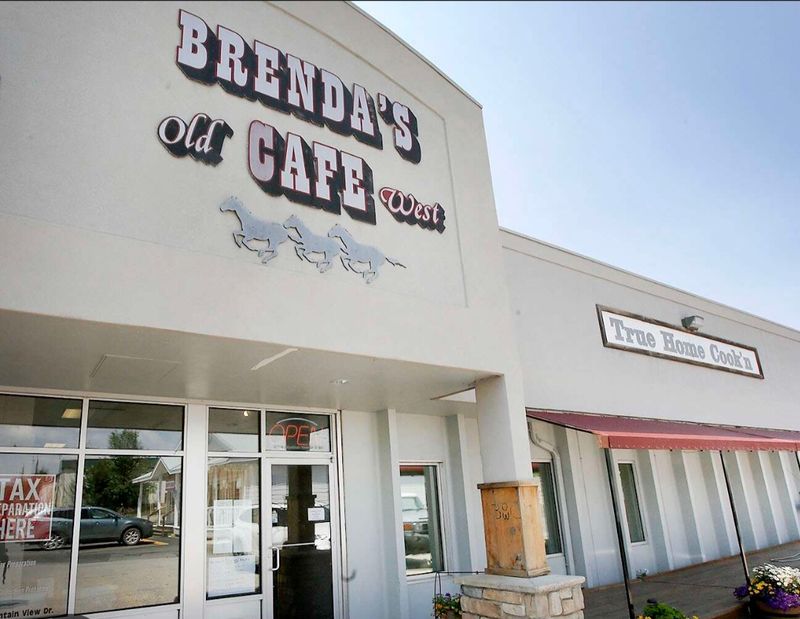 Right In Town, Zero Fuss