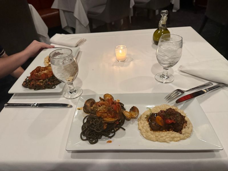 Café Cortina, Farmington Hills