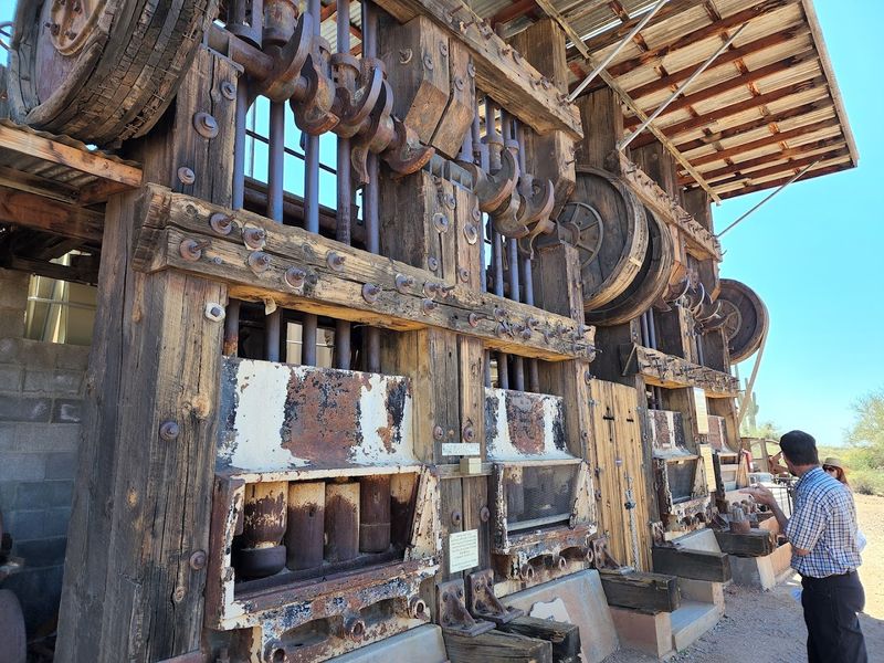 The 20-Stamp Gold Mill Working Model