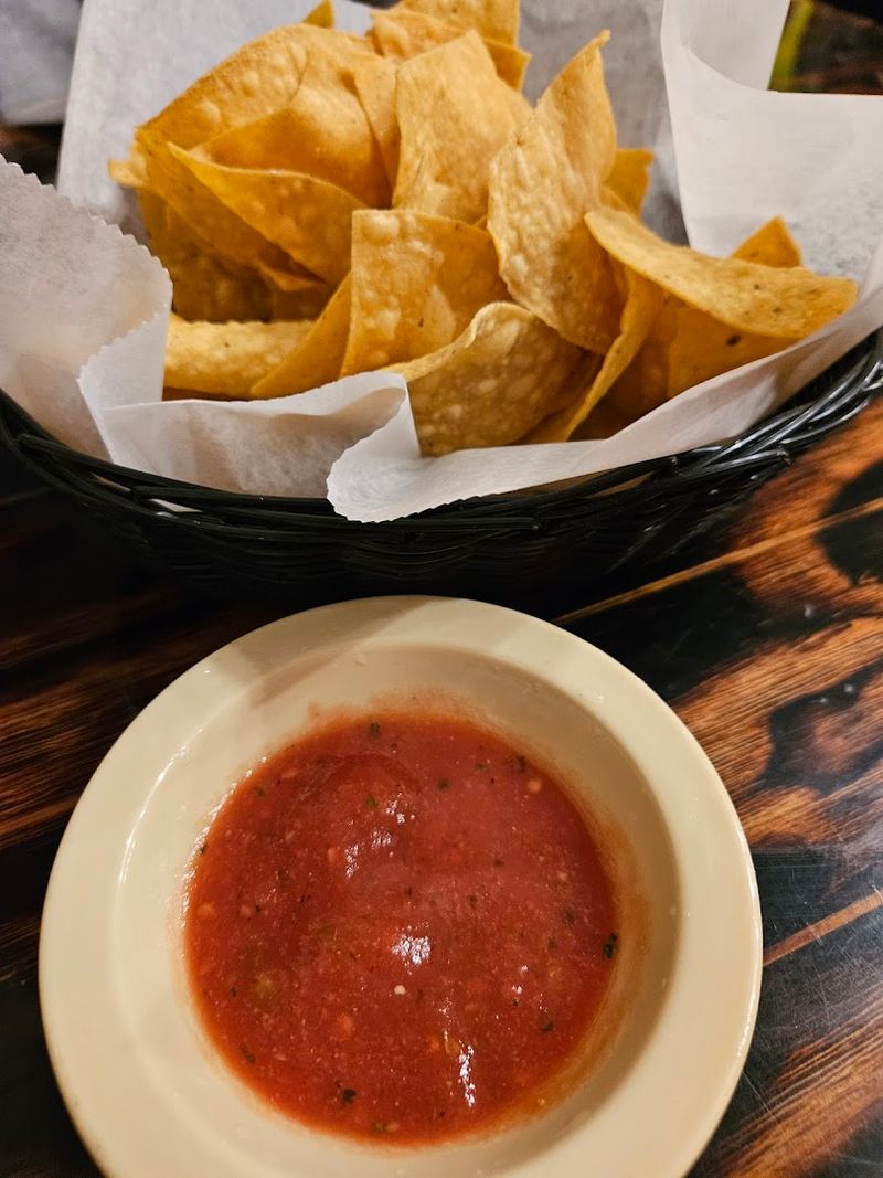 Salsa That Arrives Before You Even Settle In