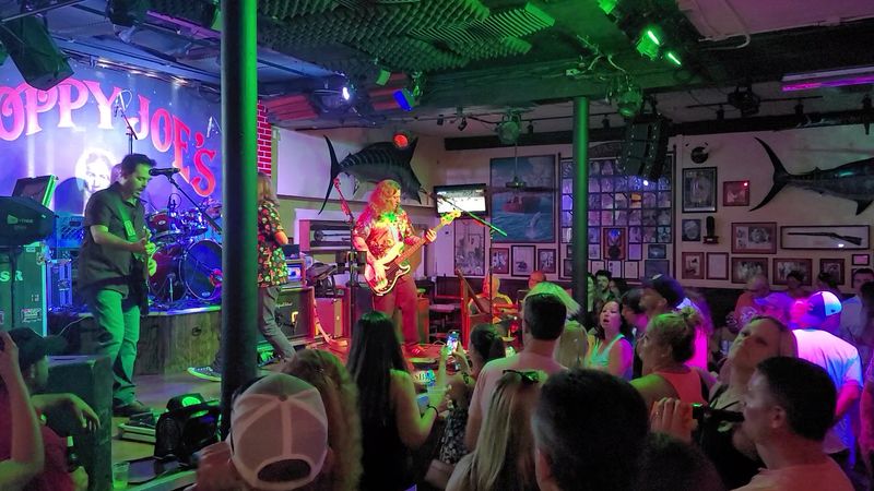 Live Music That Never Seems To Stop