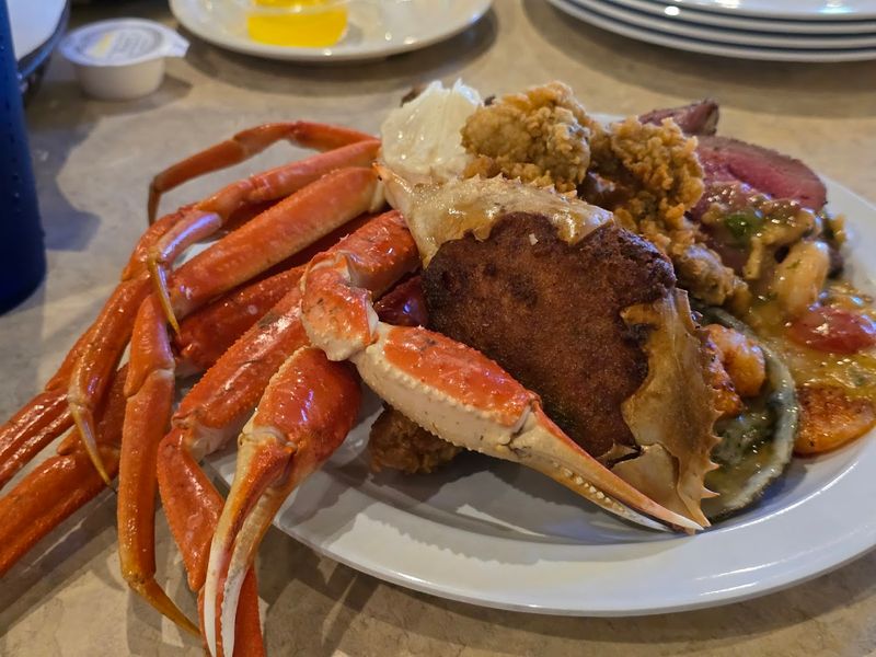 The Famous Crab Legs That Draw Crowds Night After Night