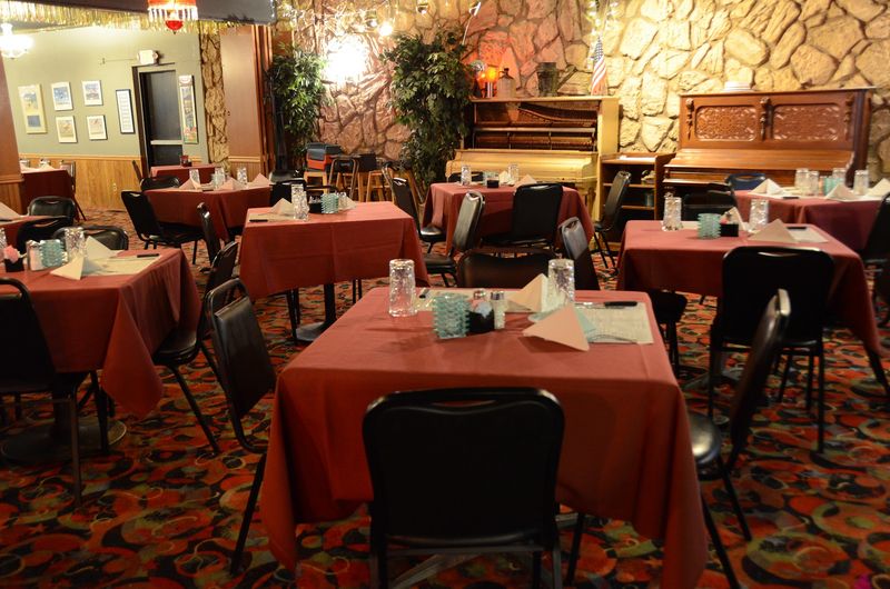 The Famous Fried Chicken Regulars Rave About