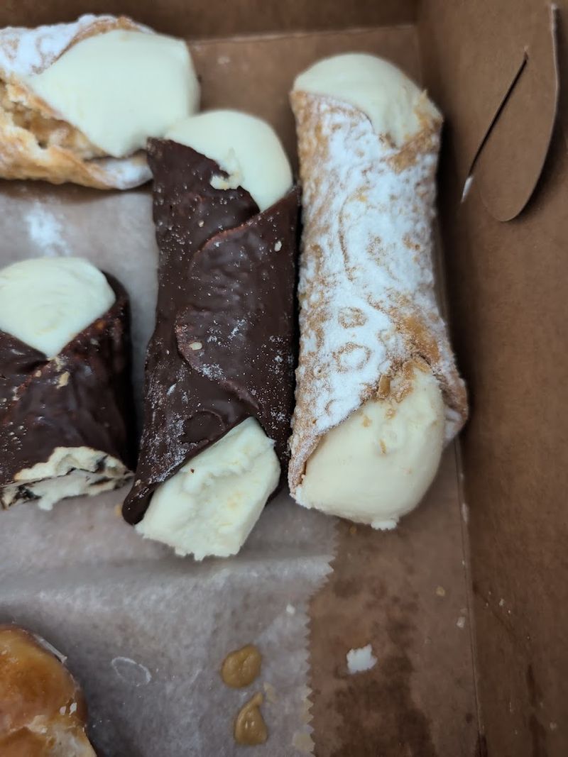 Classic Cannolis That Deliver