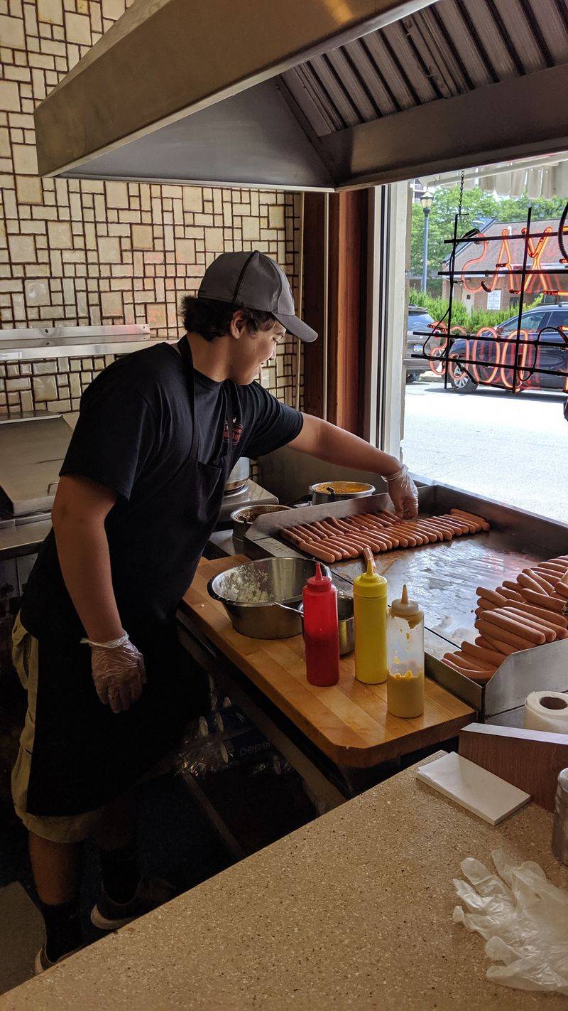 Lightning-Fast Service That Beats the Traffic Outside