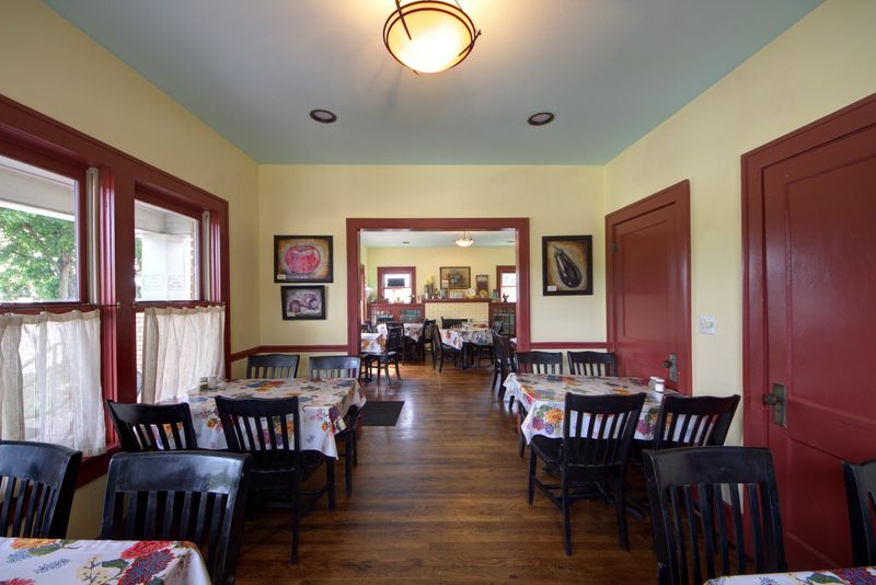 The Farmer's Table Cafe