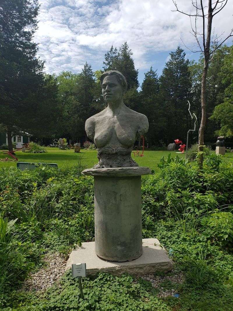 The Female Form as a Central Theme
