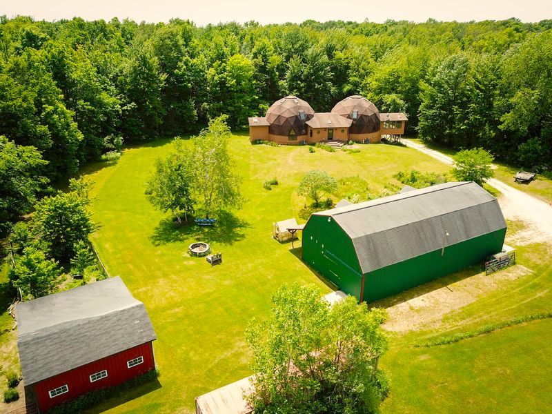 Off Map Glamping, South Haven