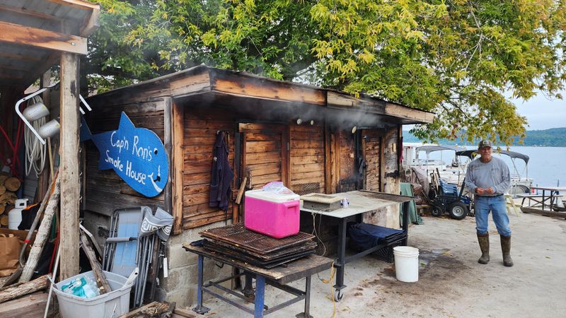 Cap'n Ron's Fish 'N' Chips, Munising