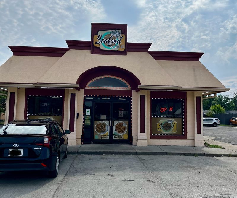 Sam's Seafood & Grill — Louisville