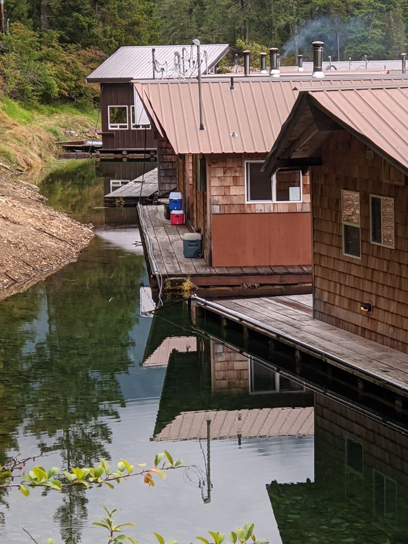 The Floating Village Takes Real Teamwork The Floating Village Takes Real Teamwork