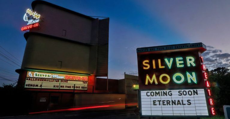 The Florida Drive-In Theater That Lets You Relive Classic Hollywood Under The Stars