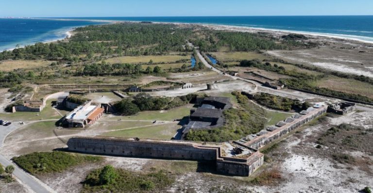 The Florida Panhandle Road Trip You’ll Want To Take Right Now With 10 Can’t-Miss Stops