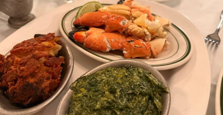 The Florida Restaurant So Popular, Long Lines Are Part Of The Experience