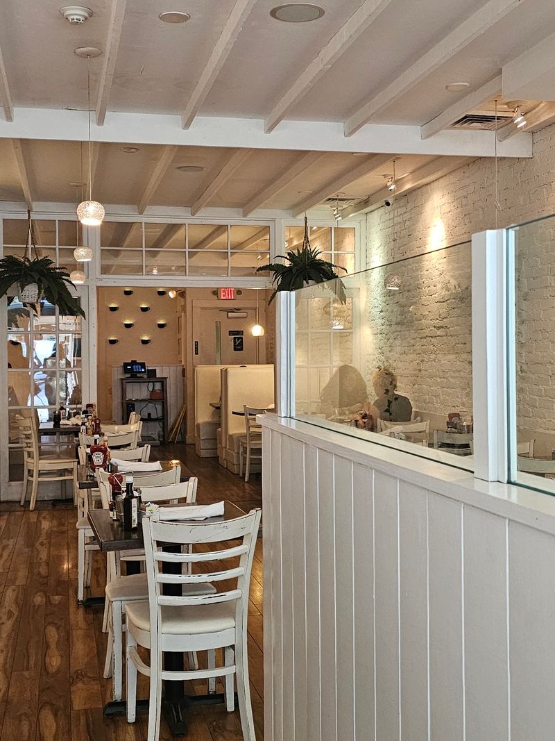The Flying Egg: Brunch On Historic Main Street