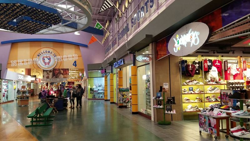 The Food Court And Dining Scene Deserve Their Own Spotlight The Food Court And Dining Scene Deserve Their Own Spotlight