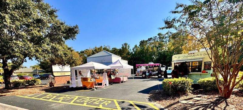 The Food Court Style Setup Creates A Relaxed And Open Atmosphere The Food Court Style Setup Creates A Relaxed And Open Atmosphere