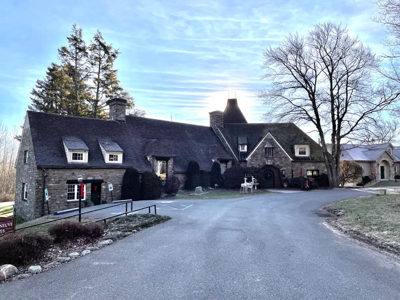 The French Manor Restaurant (50 Huntingdon Dr, Newfoundland, PA 18445)