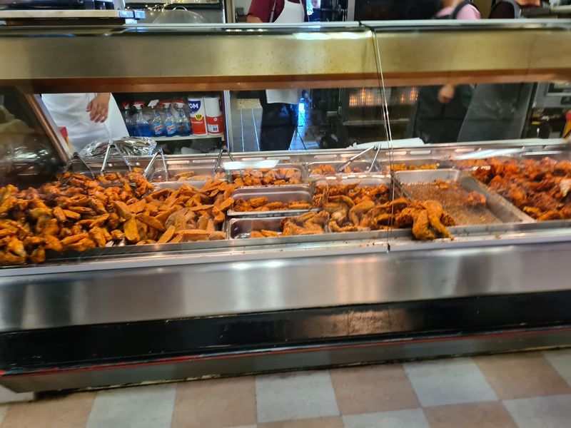 The Fried Chicken Counter Deserves Your Full Attention The Fried Chicken Counter Deserves Your Full Attention