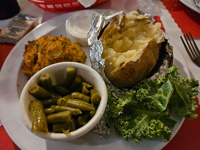 The Full Menu Beyond Crabs Is Seriously Impressive