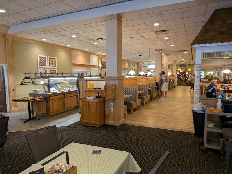 Service At Der Dutchman Sets A Warm Standard