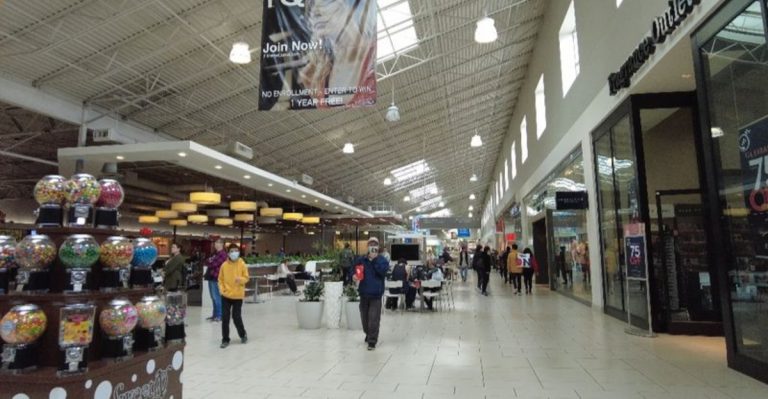 The Gigantic Outlet Mall In Washington That’s Totally Worth The Drive