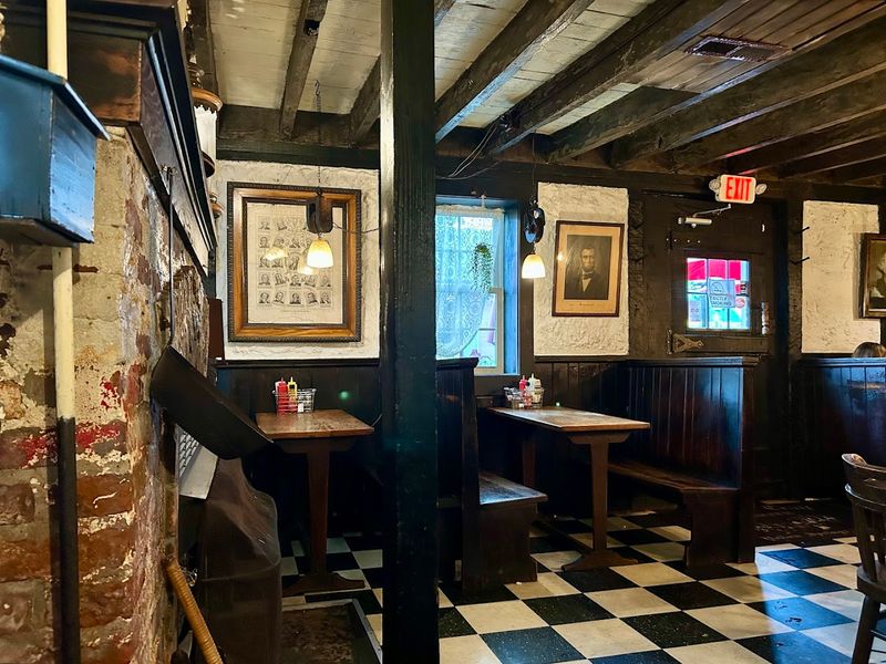 Ye Olde Trail Tavern, Yellow Springs